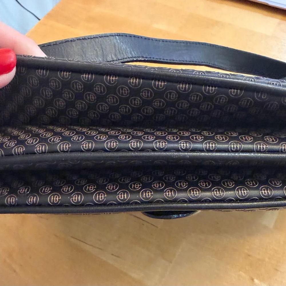 Hebe Vintage Signature Crossbody Bag